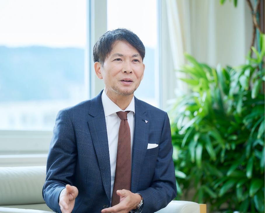 常務執行役員 総務人事部門長 佐藤 卓志