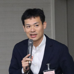 画像:発表の様子(亀尾氏)